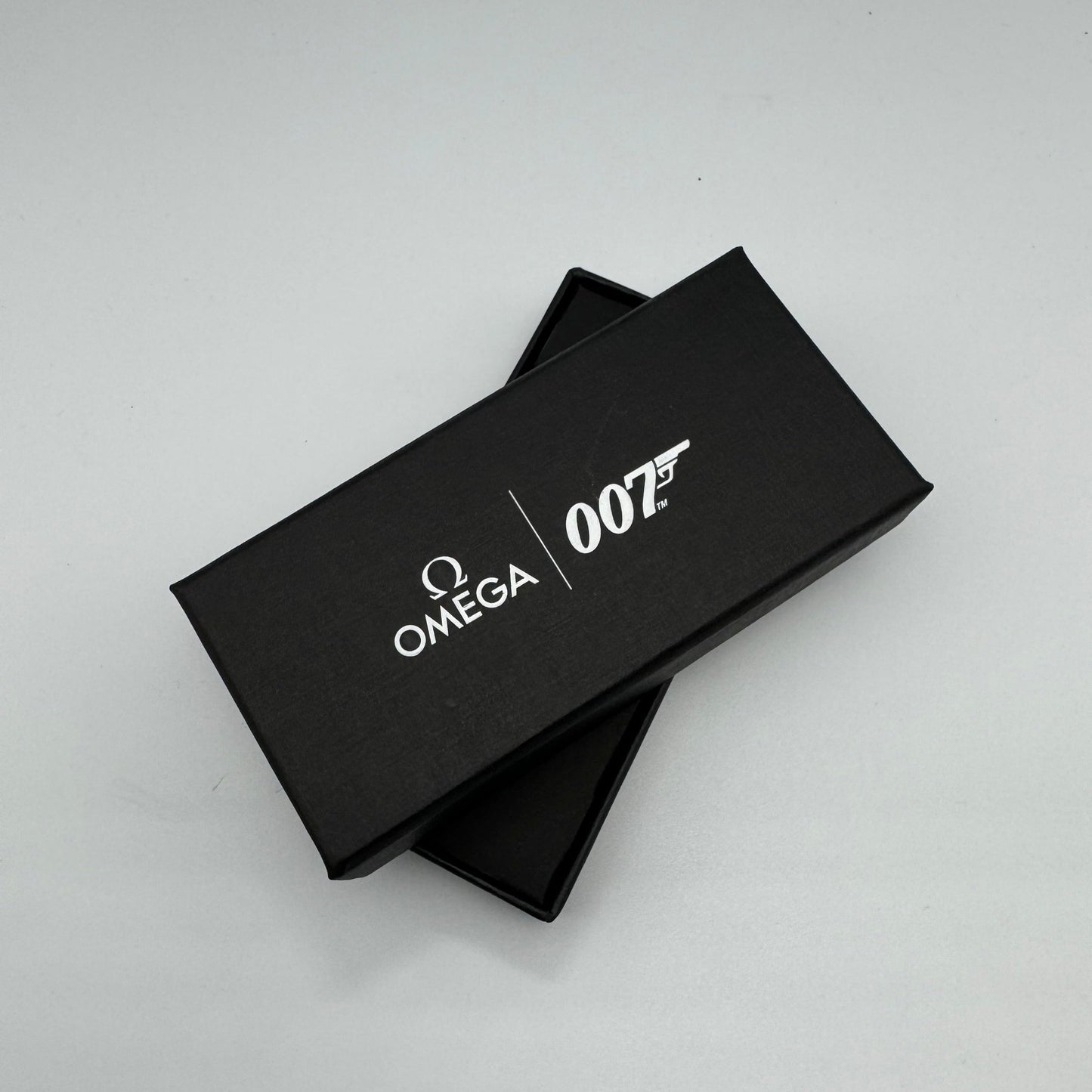 Omega James Bond 007 Milanese Key Ring