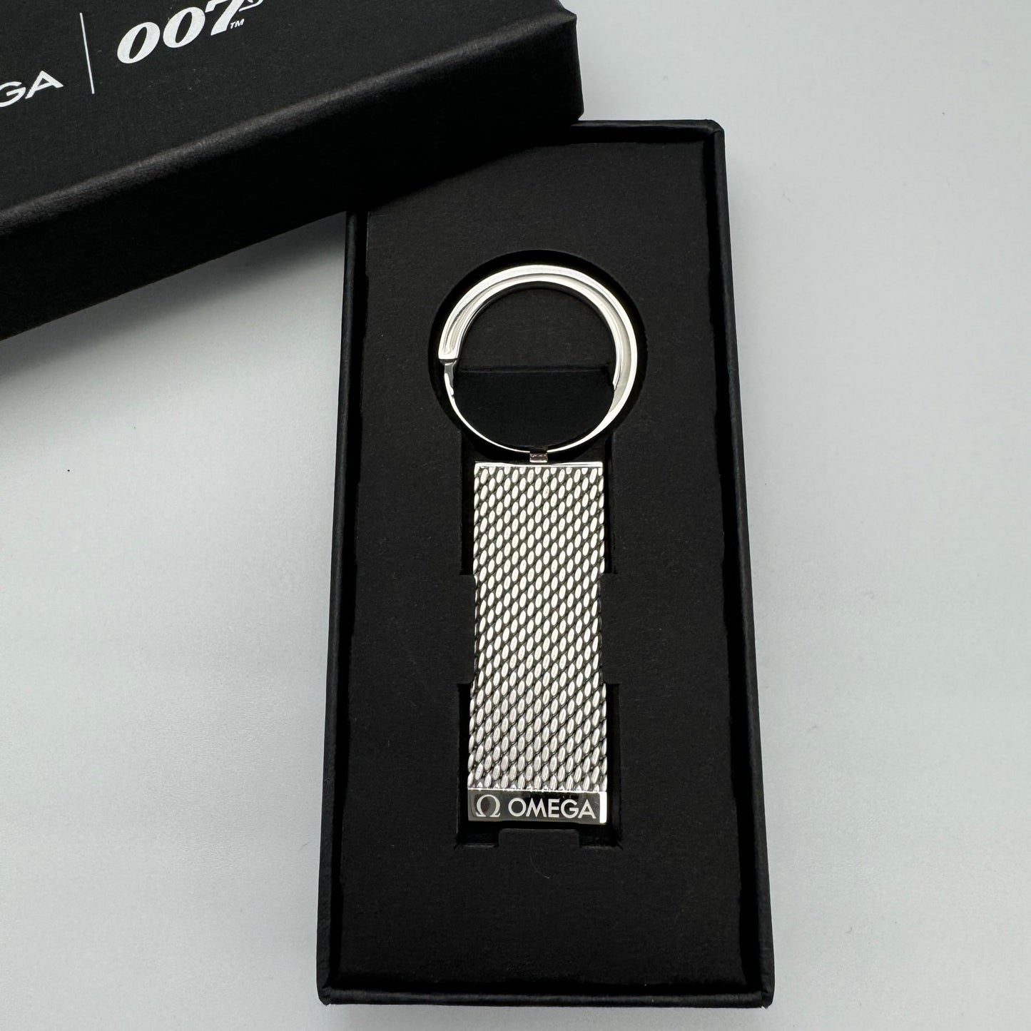 Omega James Bond 007 Milanese Key Ring