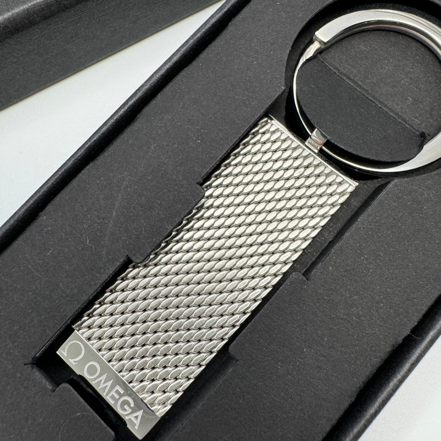 Omega James Bond 007 Milanese Key Ring