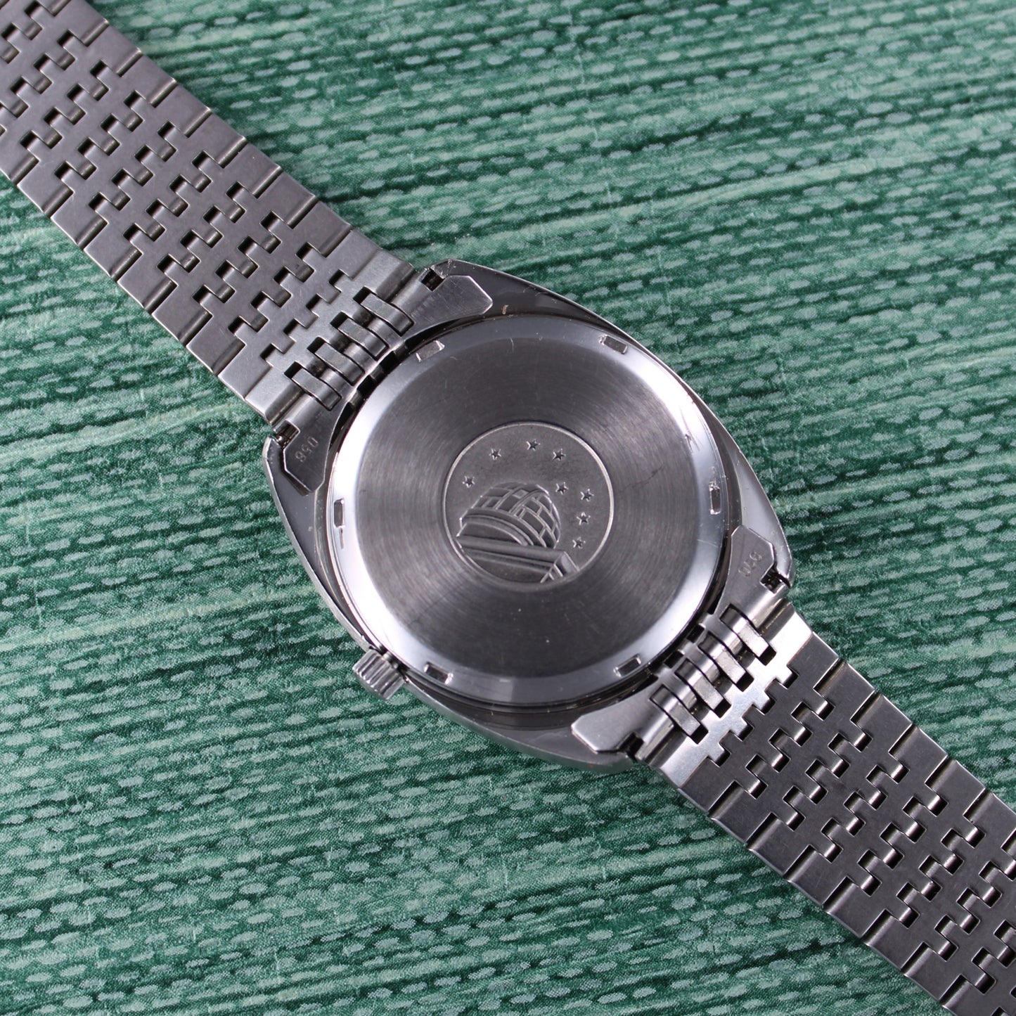 Omega Constellation 'Cushion Case' Automatic Date 1973