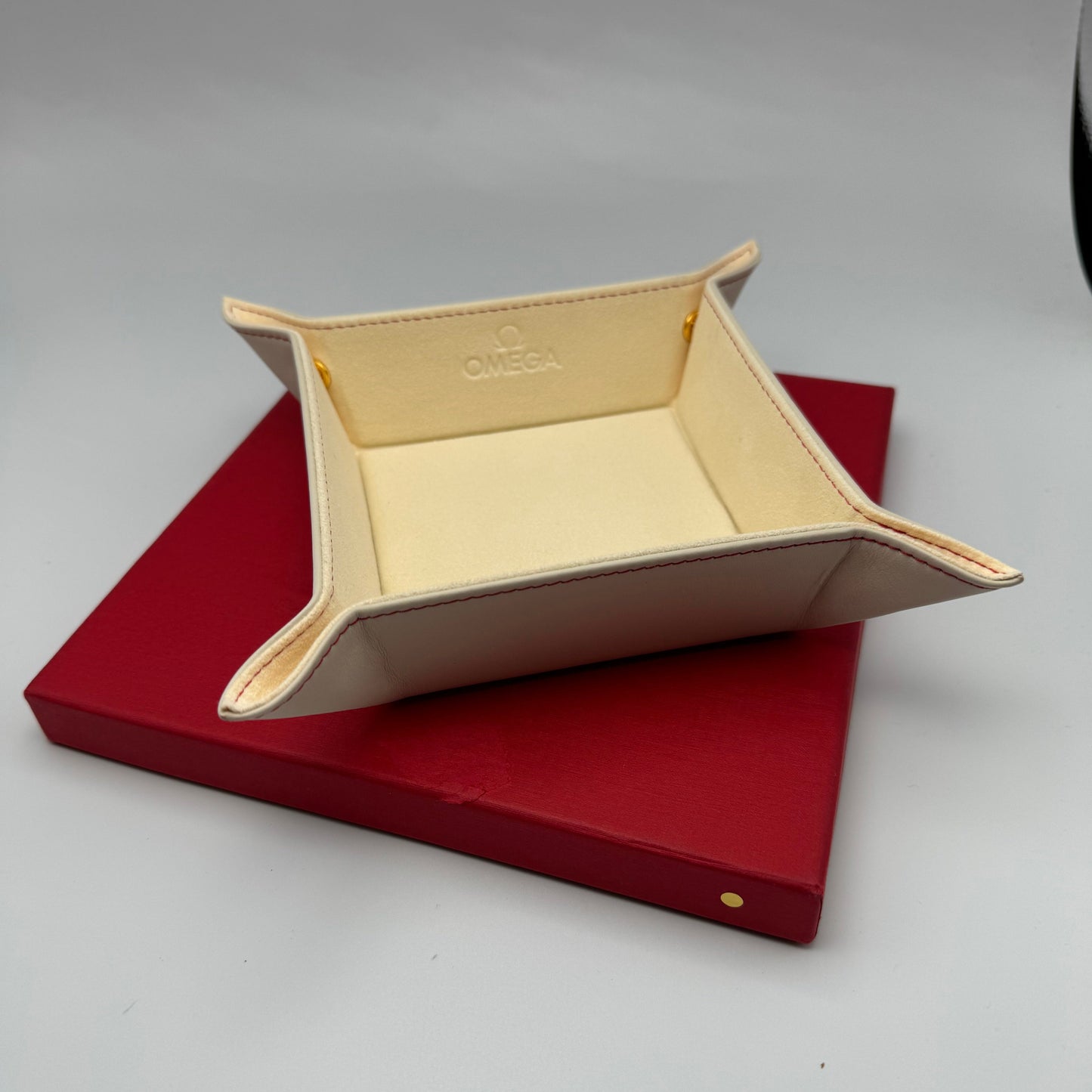 Omega Foldable Leather Watch Tray