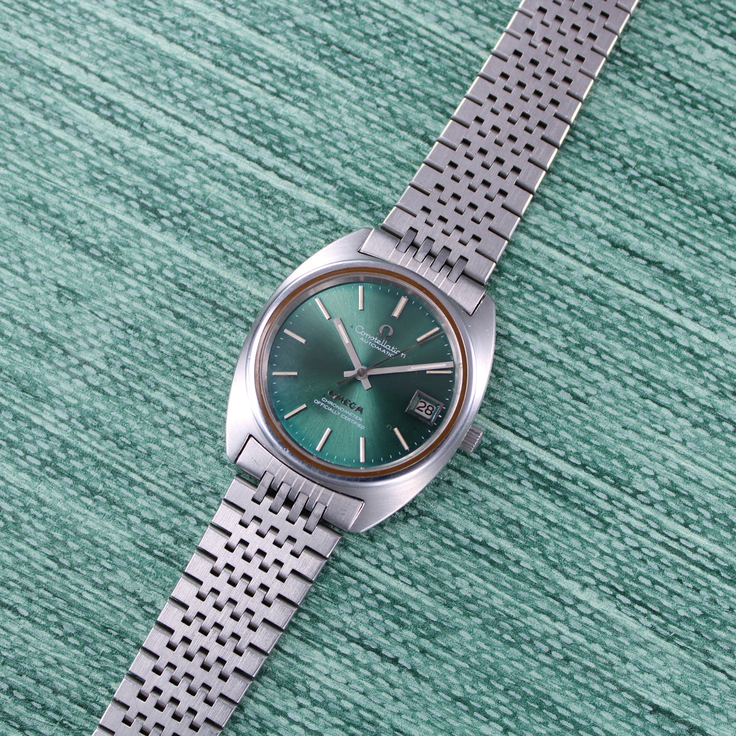 Omega Constellation 'Cushion Case' Automatic Date 1973